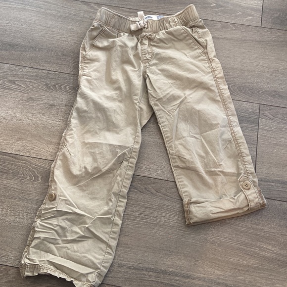 Old Navy boys carpi/pants. Size: 5T - Picture 7 of 7